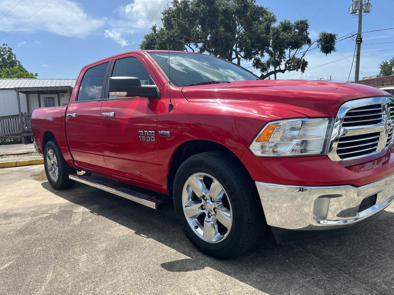 2016 RAM 1500 SLT Crew Cab SWB 2WD