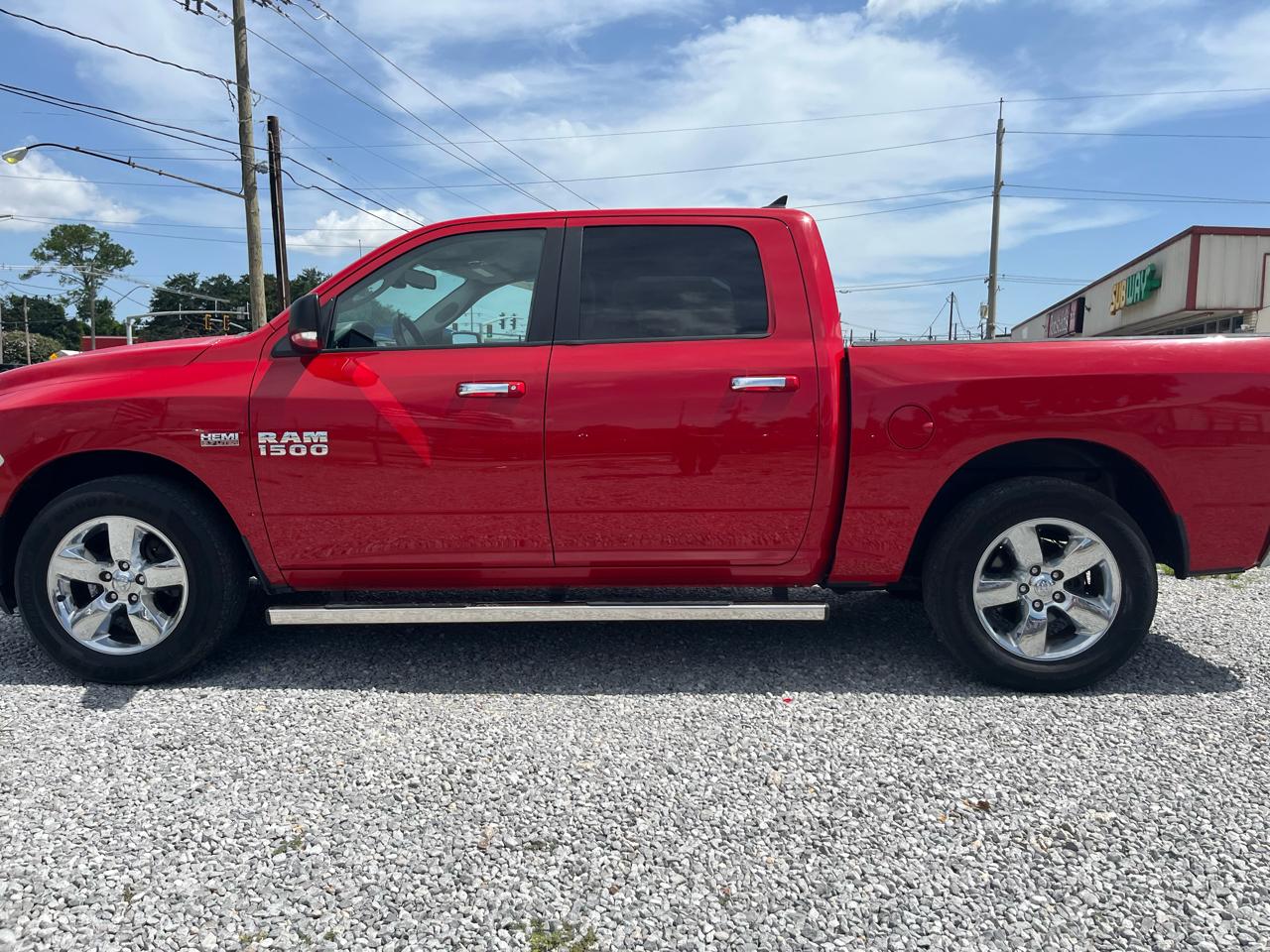 RAM 1500 SLT Crew Cab SWB 2WD 2016
