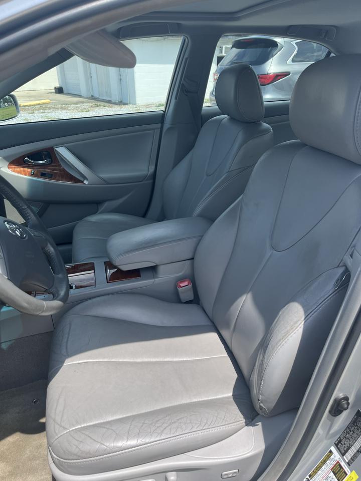 Toyota Camry LE V6 6-Spd AT 2009