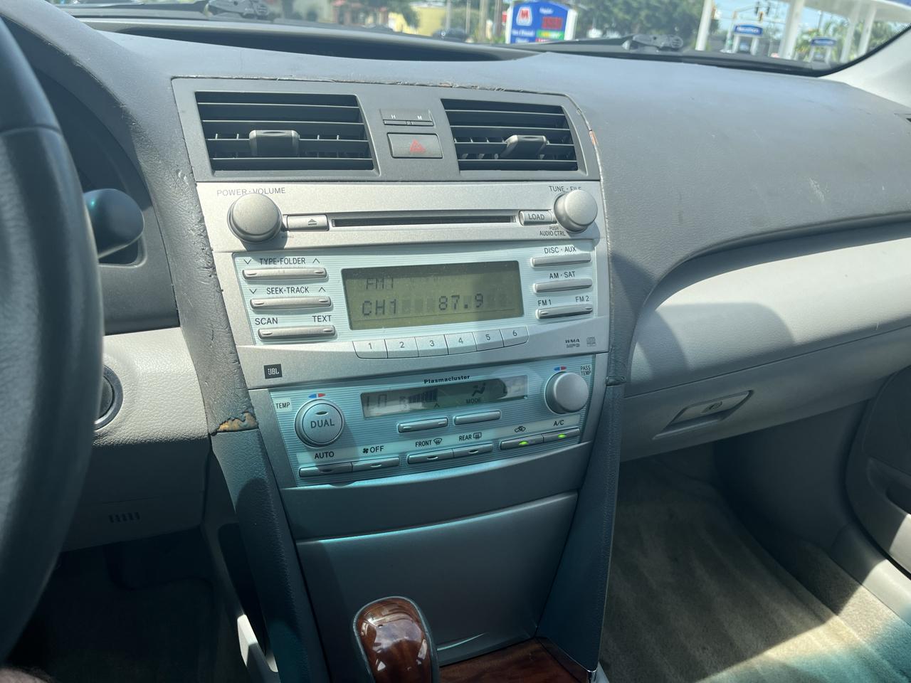 Toyota Camry LE V6 6-Spd AT 2009