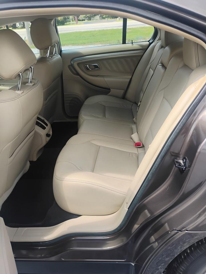Ford Taurus SEL FWD 2015