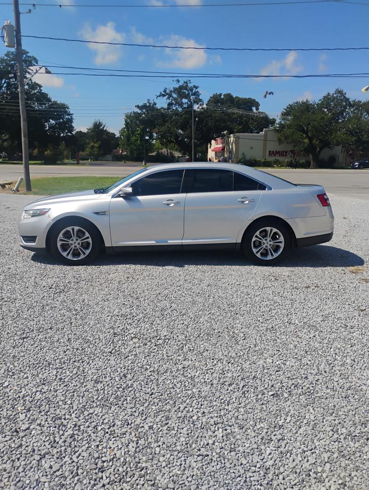 Ford Taurus SEL FWD 2016