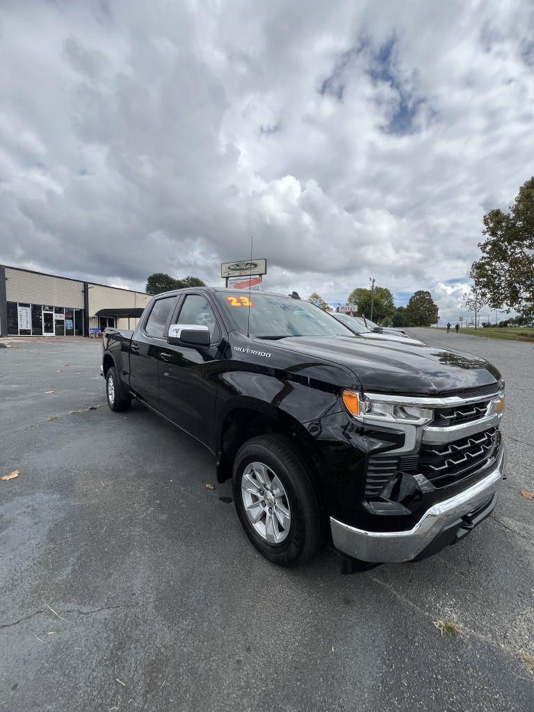 2023 Chevrolet Silverado 1500 LT Crew Cab 4WD