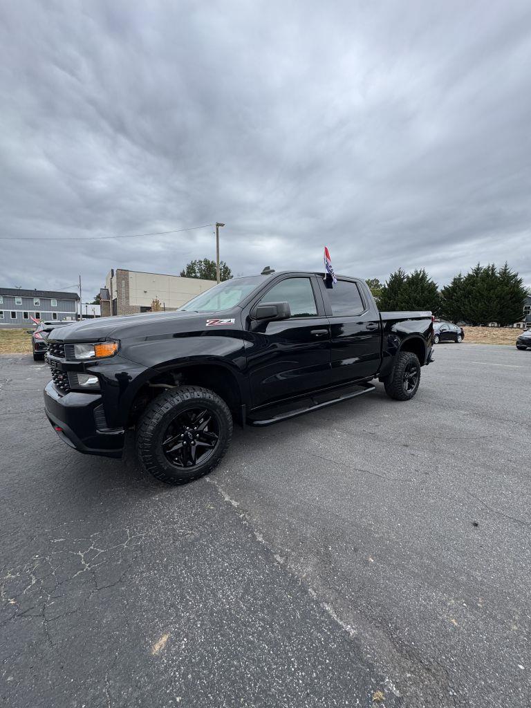 2021 Chevrolet Silverado 1500 Custom Trail Boss photo 2