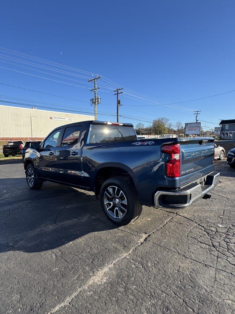 Chevrolet Silverado 1500 LT-L Crew Cab 4WD 2022