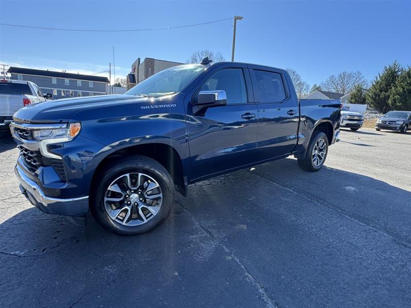 2023 Chevrolet Silverado LT's photo