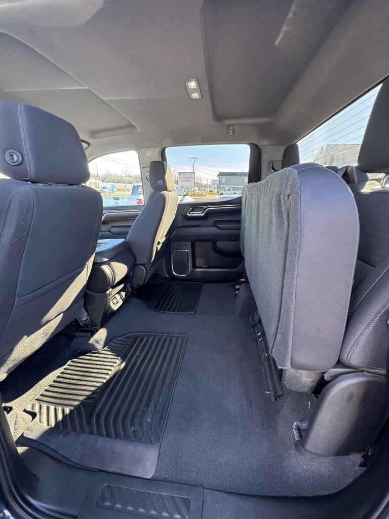 Chevrolet Silverado 1500 LT-L Crew Cab 4WD 2023