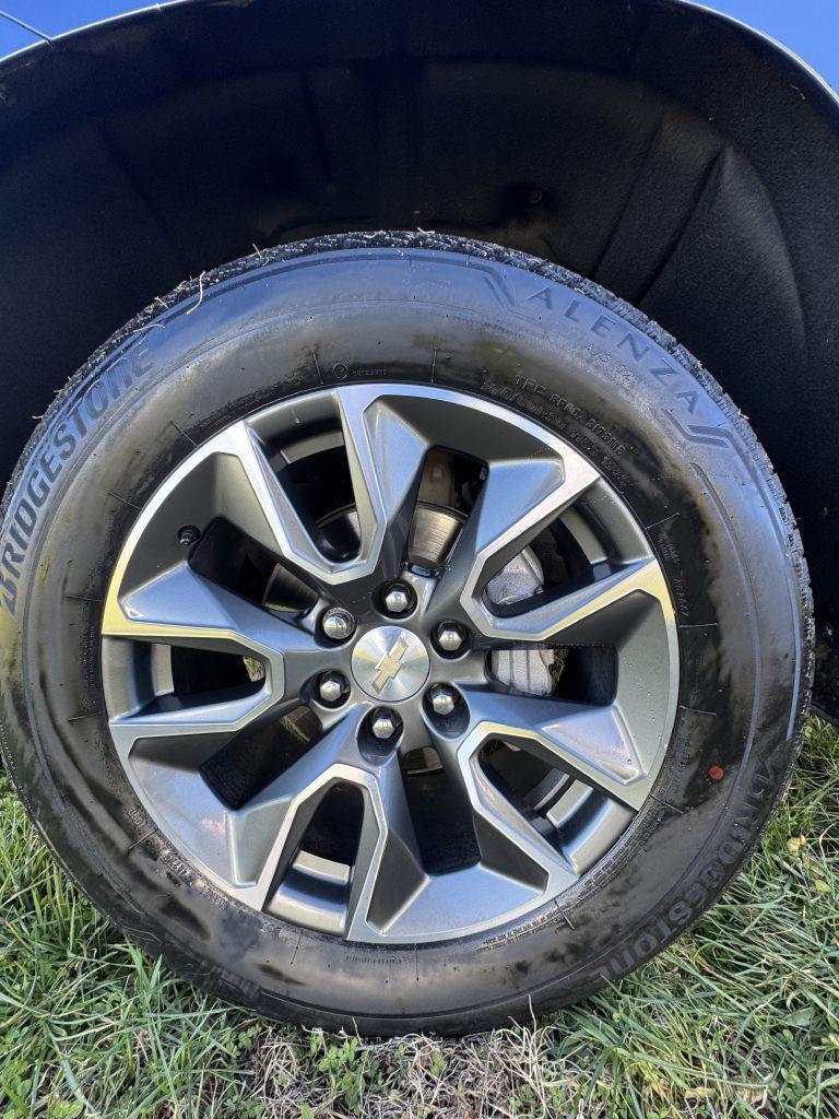 Chevrolet Silverado 1500 LT-L Crew Cab 4WD 2023