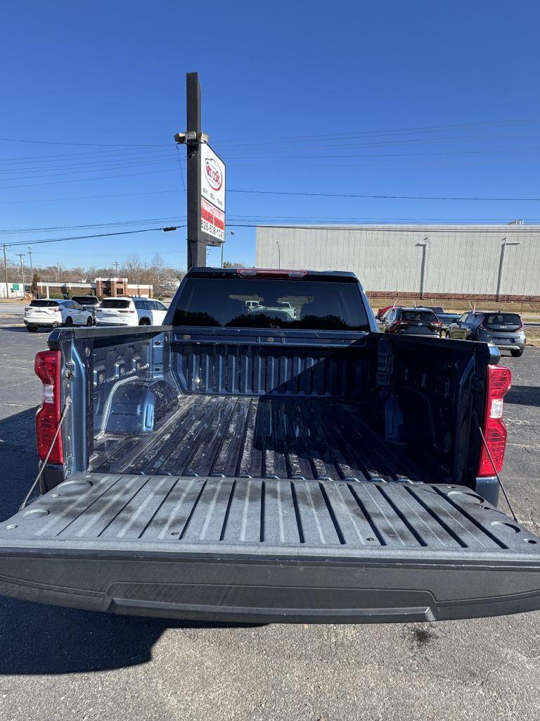 Chevrolet Silverado 1500 LT-L Crew Cab 4WD 2023