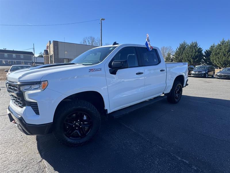 2023 Chevrolet Silverado LT's photo