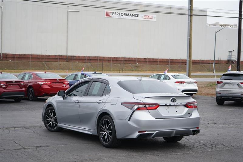 Toyota Camry SE 2024