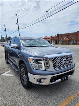 2017 Nissan Titan SV Crew Cab 4WD