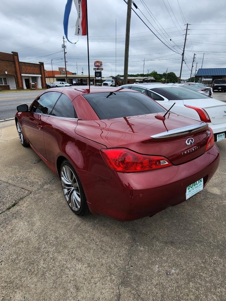 Infiniti Q60  2015