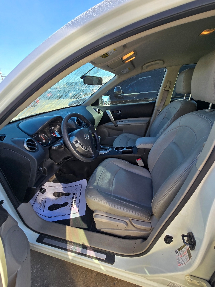 Nissan Rogue Select  2014