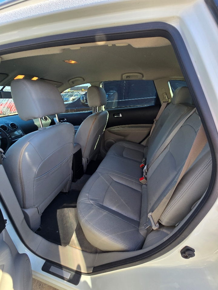 Nissan Rogue Select  2014