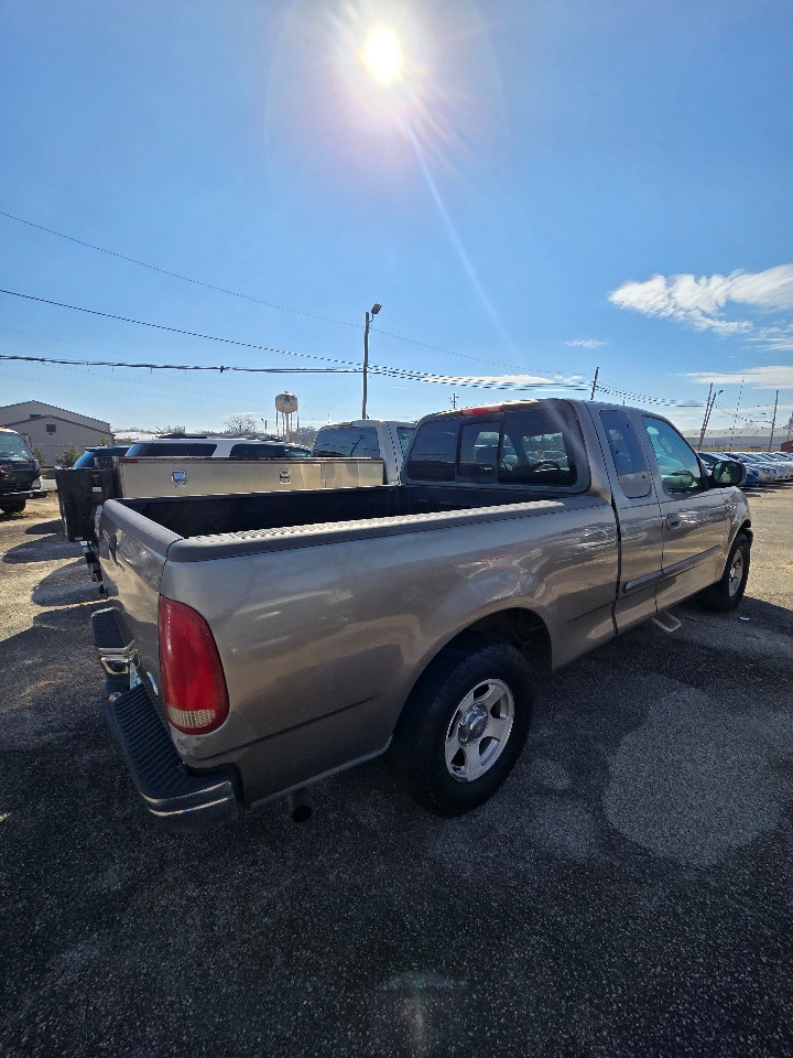Ford F-150 XLT SuperCab 2WD 2003