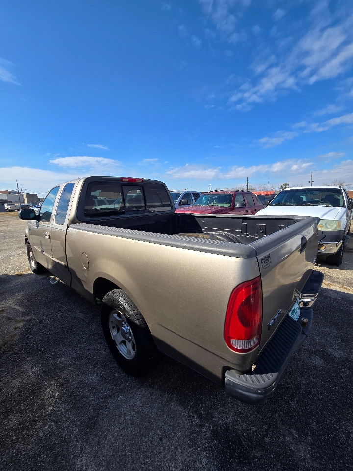 Ford F-150 XLT SuperCab 2WD 2003