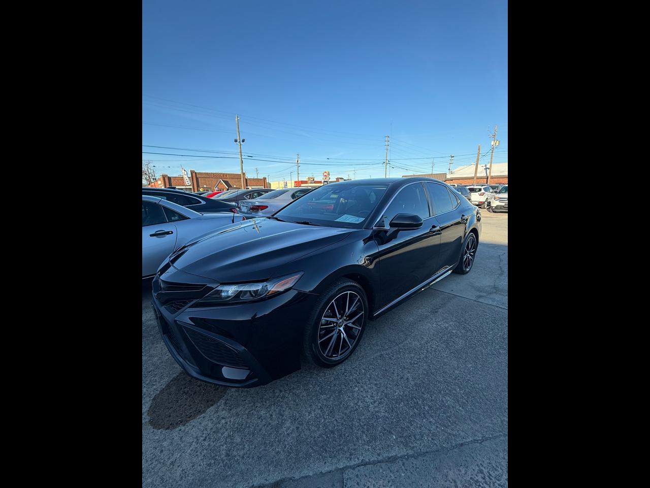 Toyota Camry SE 2021