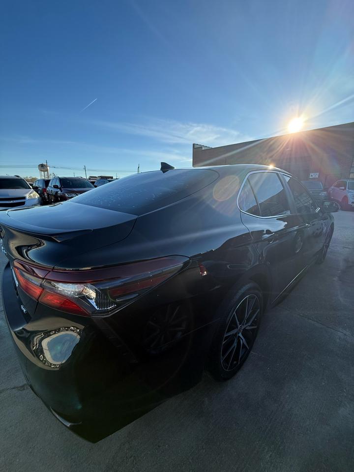 Toyota Camry SE 2021