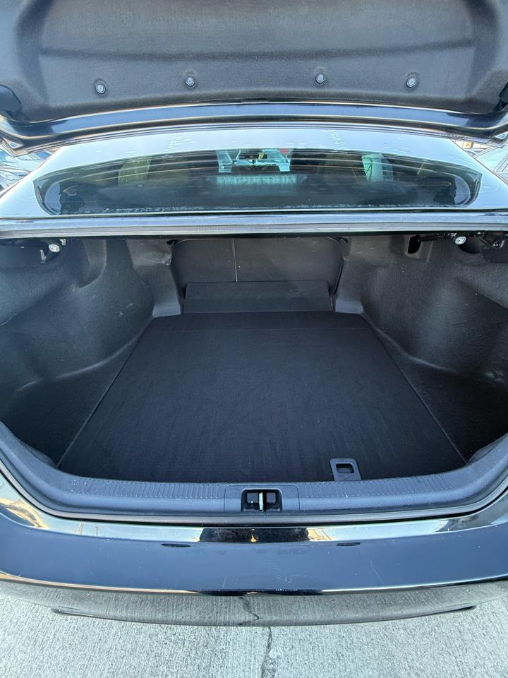 Toyota Camry SE 2021