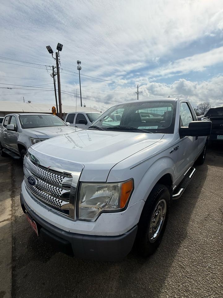 Ford F-150 XL 8-ft. Bed 2WD 2010