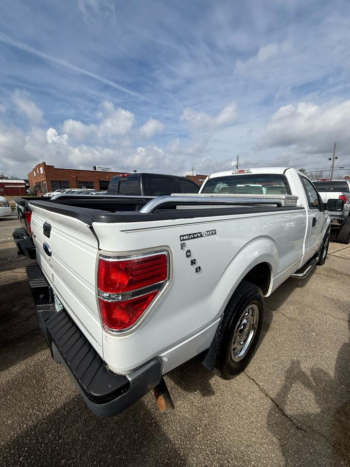 Ford F-150 XL 8-ft. Bed 2WD 2010