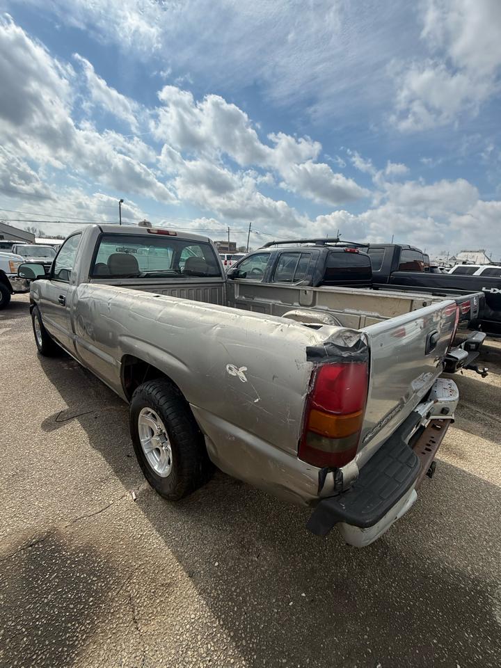Chevrolet Silverado 1500 Reg. Cab Short Bed 2WD 2000