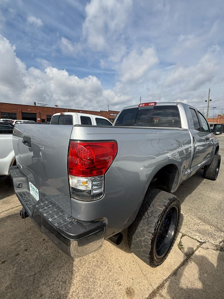 Toyota Tundra SR5 Double Cab 5.7L 2WD 2008