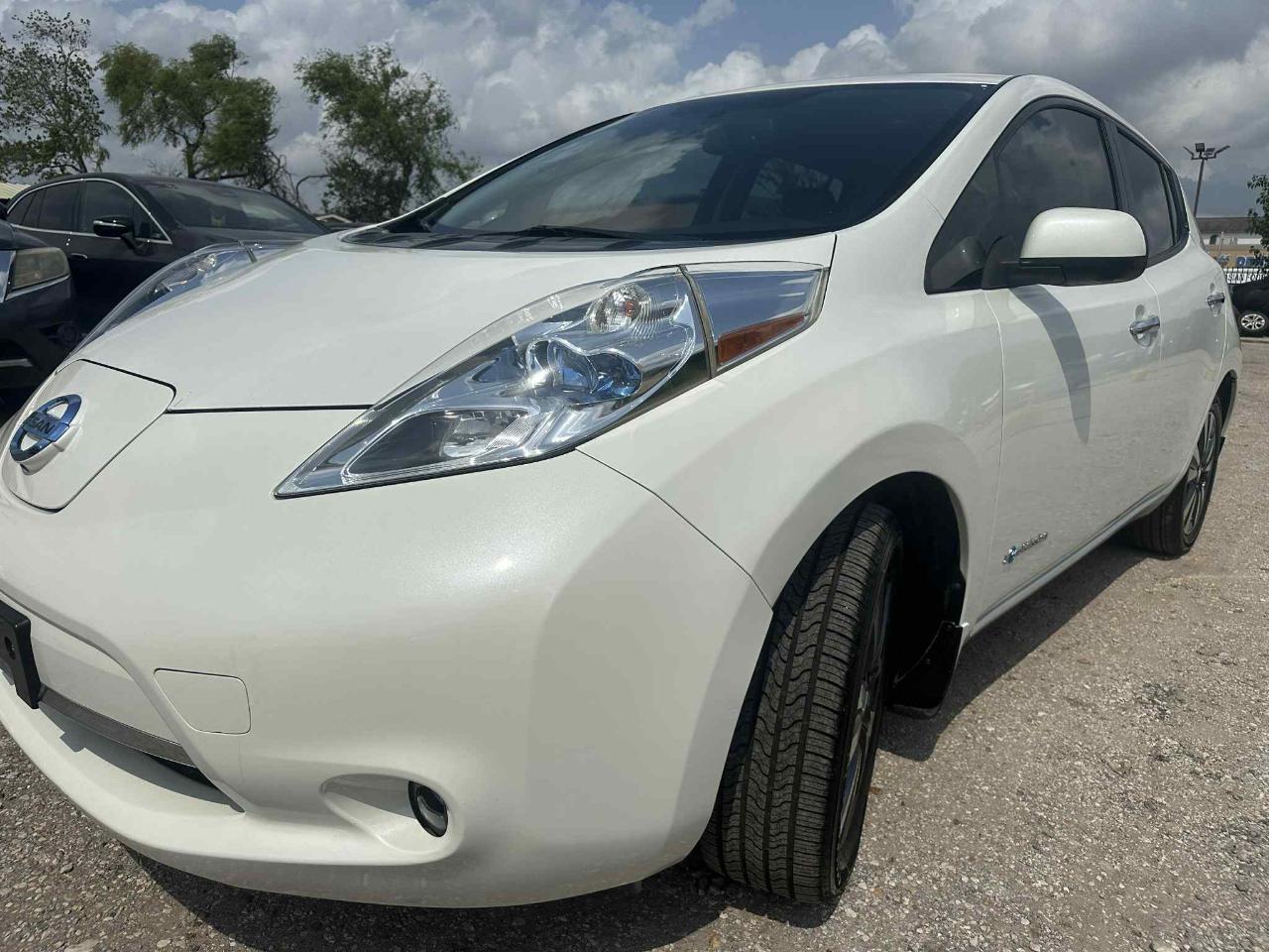 Nissan Leaf S 2015