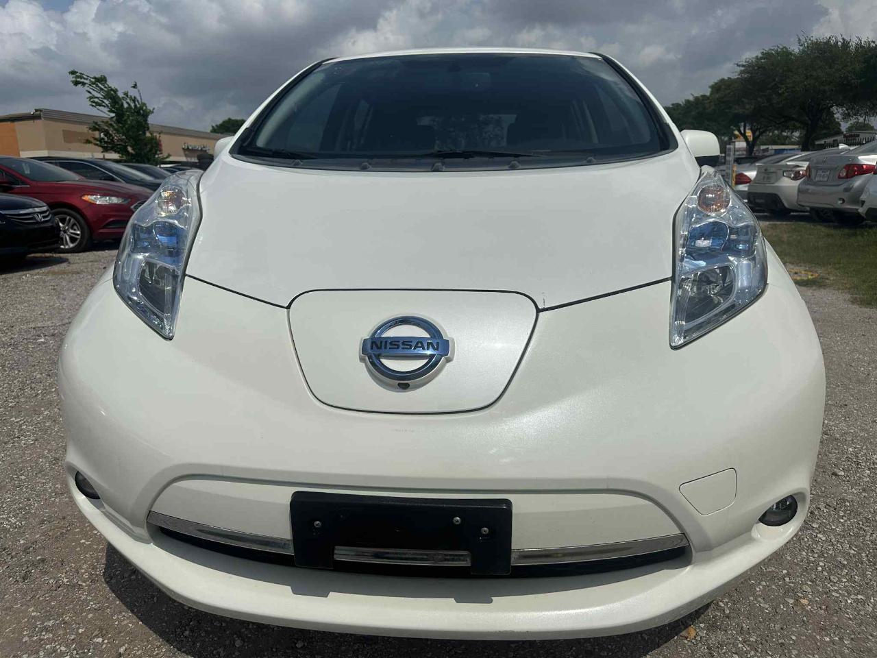 Nissan Leaf S 2015