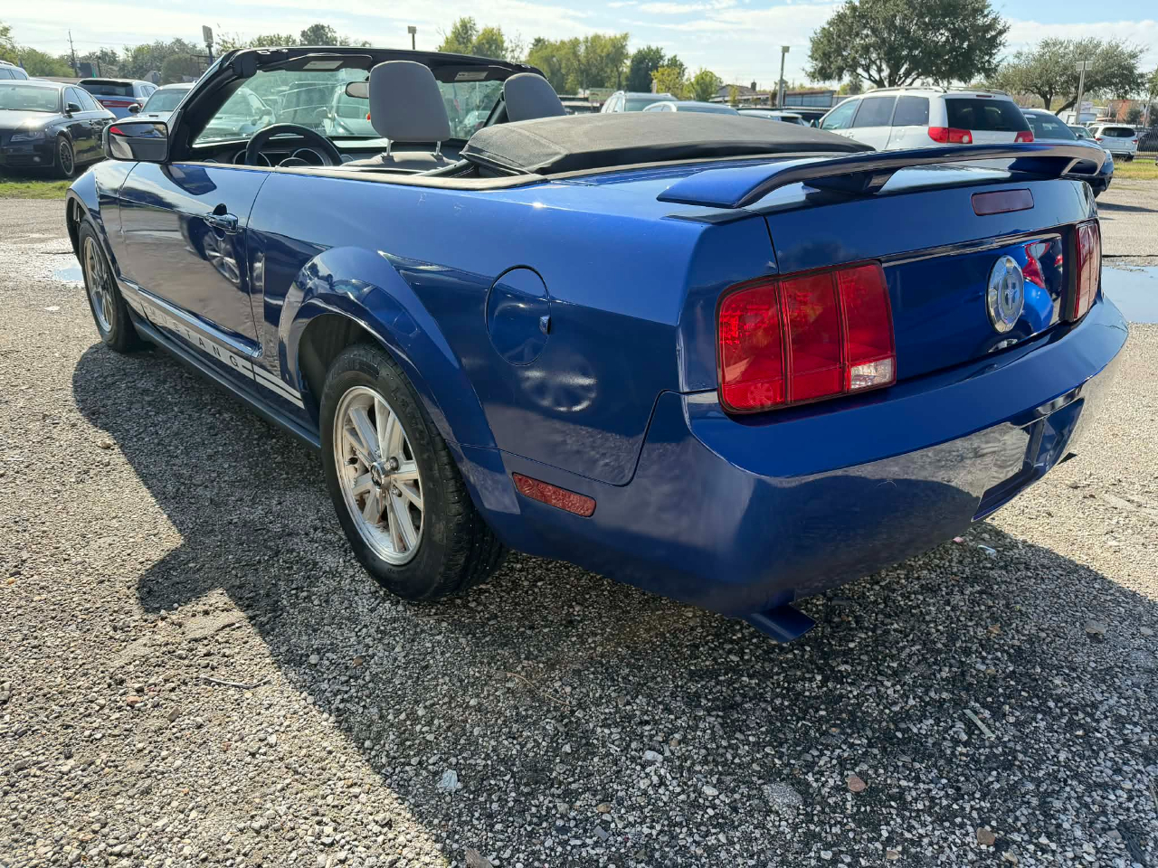 Ford Mustang V6 Deluxe Convertible 2005
