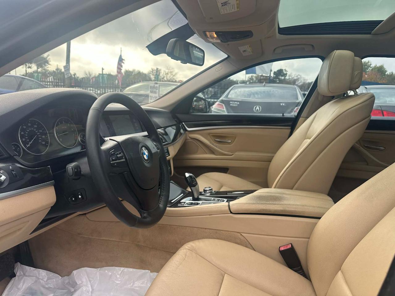 BMW 5-Series 528i xDrive 2012