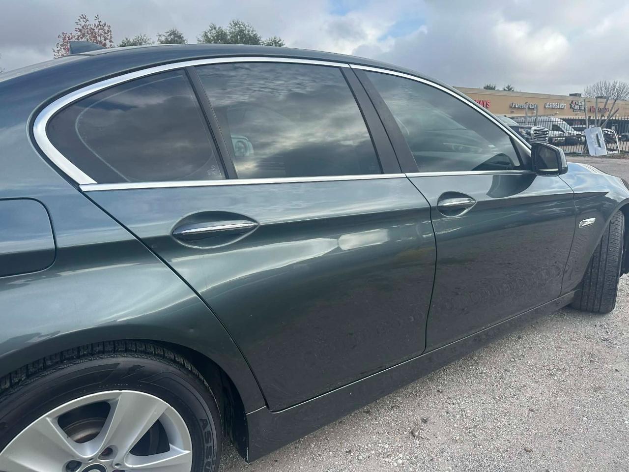 BMW 5-Series 528i xDrive 2012