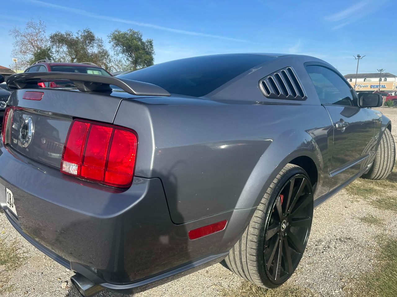Ford Mustang GT Deluxe Coupe 2006