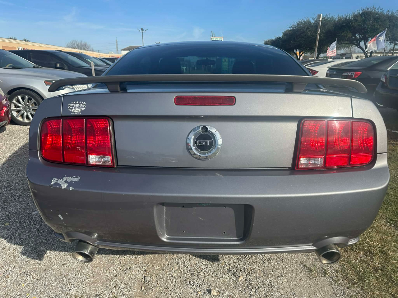 Ford Mustang GT Deluxe Coupe 2006