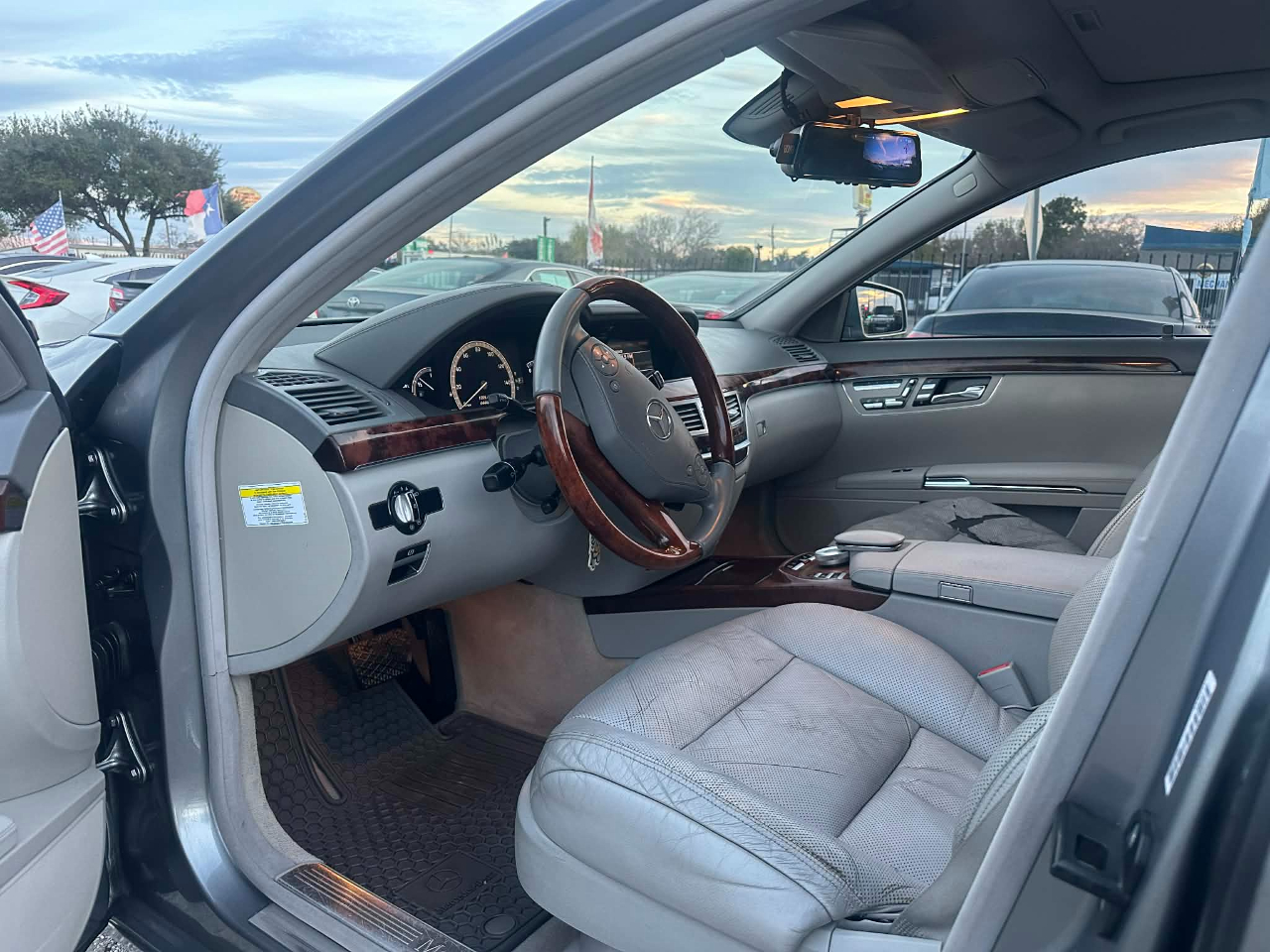 Mercedes-Benz S-Class S550 2012