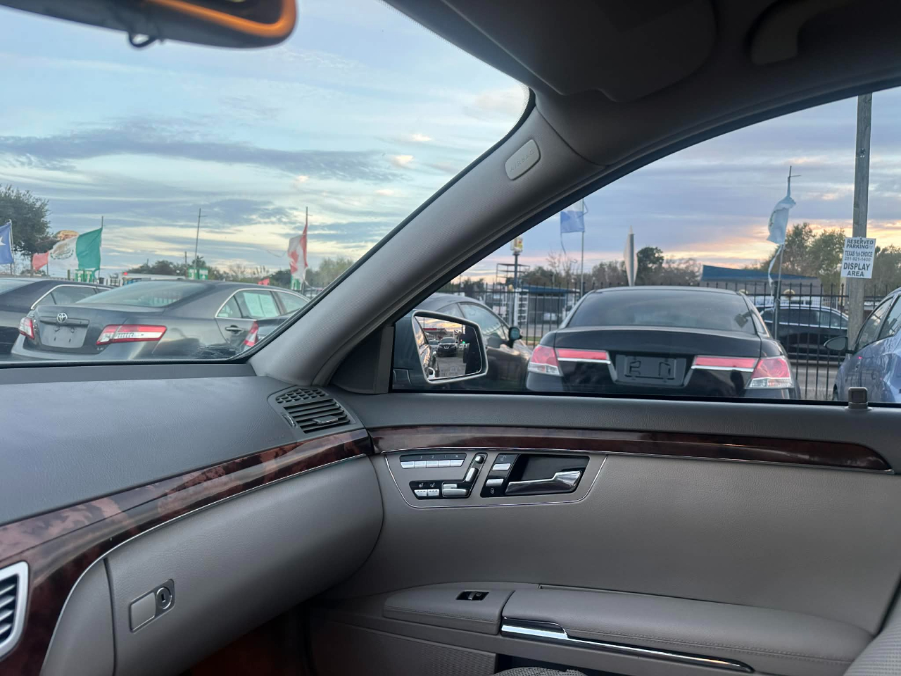 Mercedes-Benz S-Class S550 2012