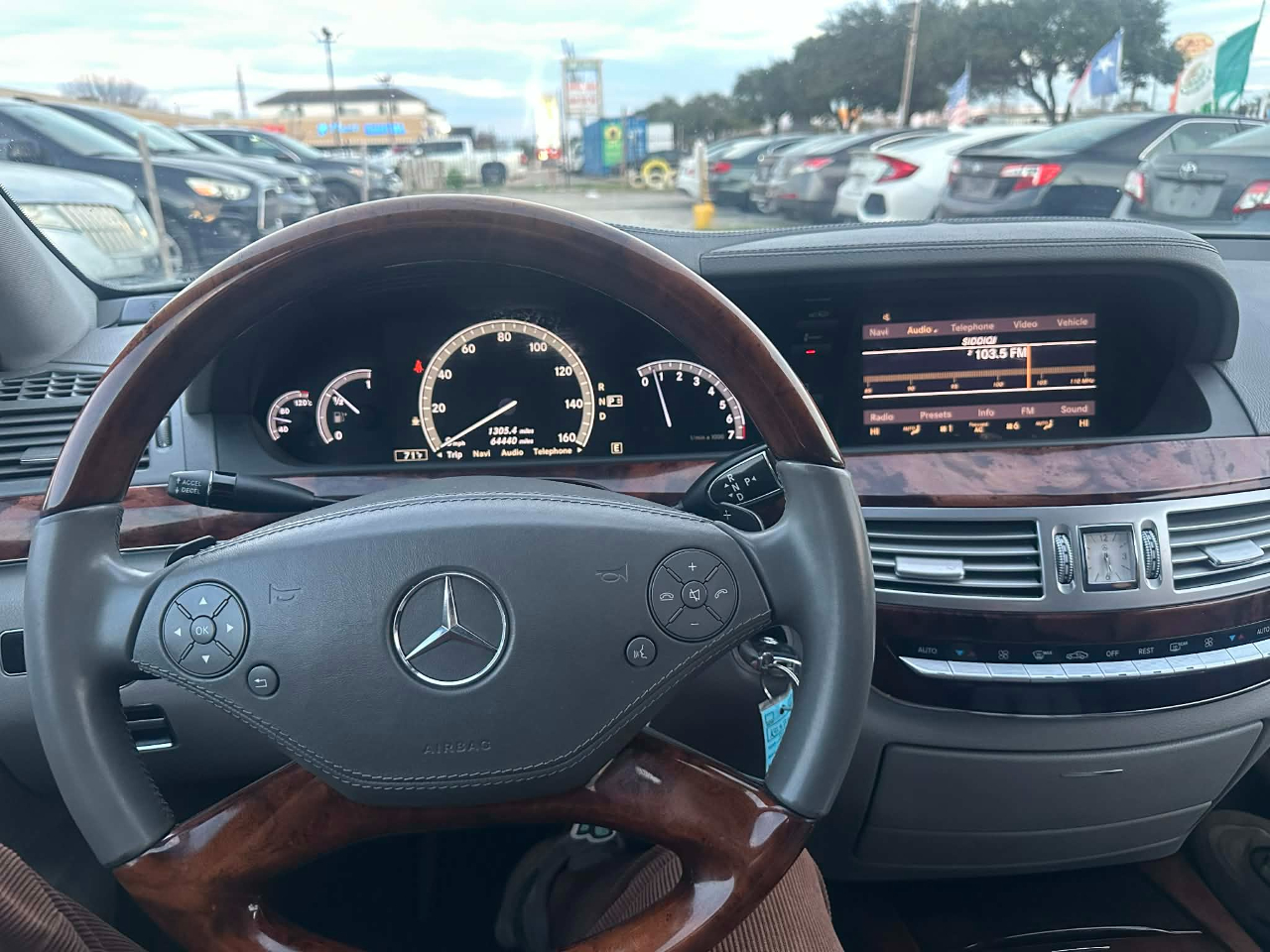 Mercedes-Benz S-Class S550 2012