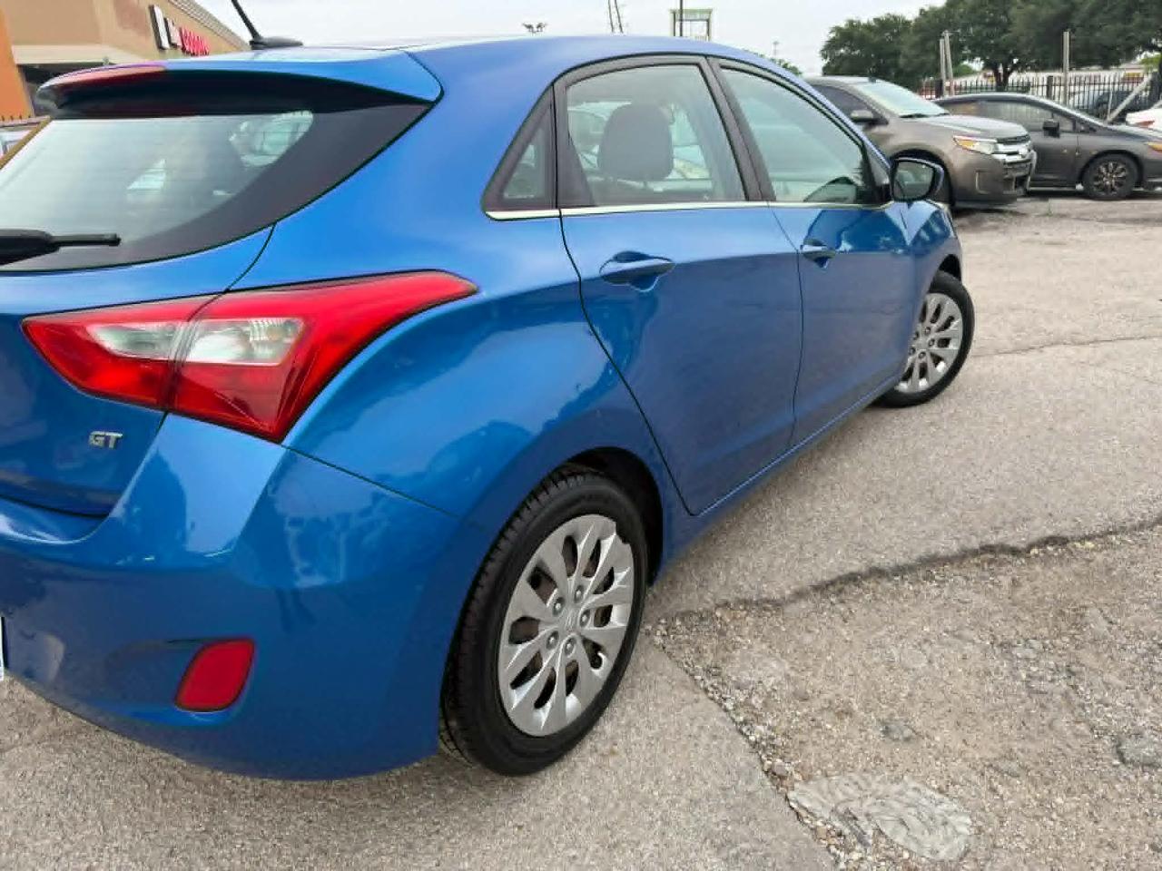 Hyundai Elantra GT A/T 2017