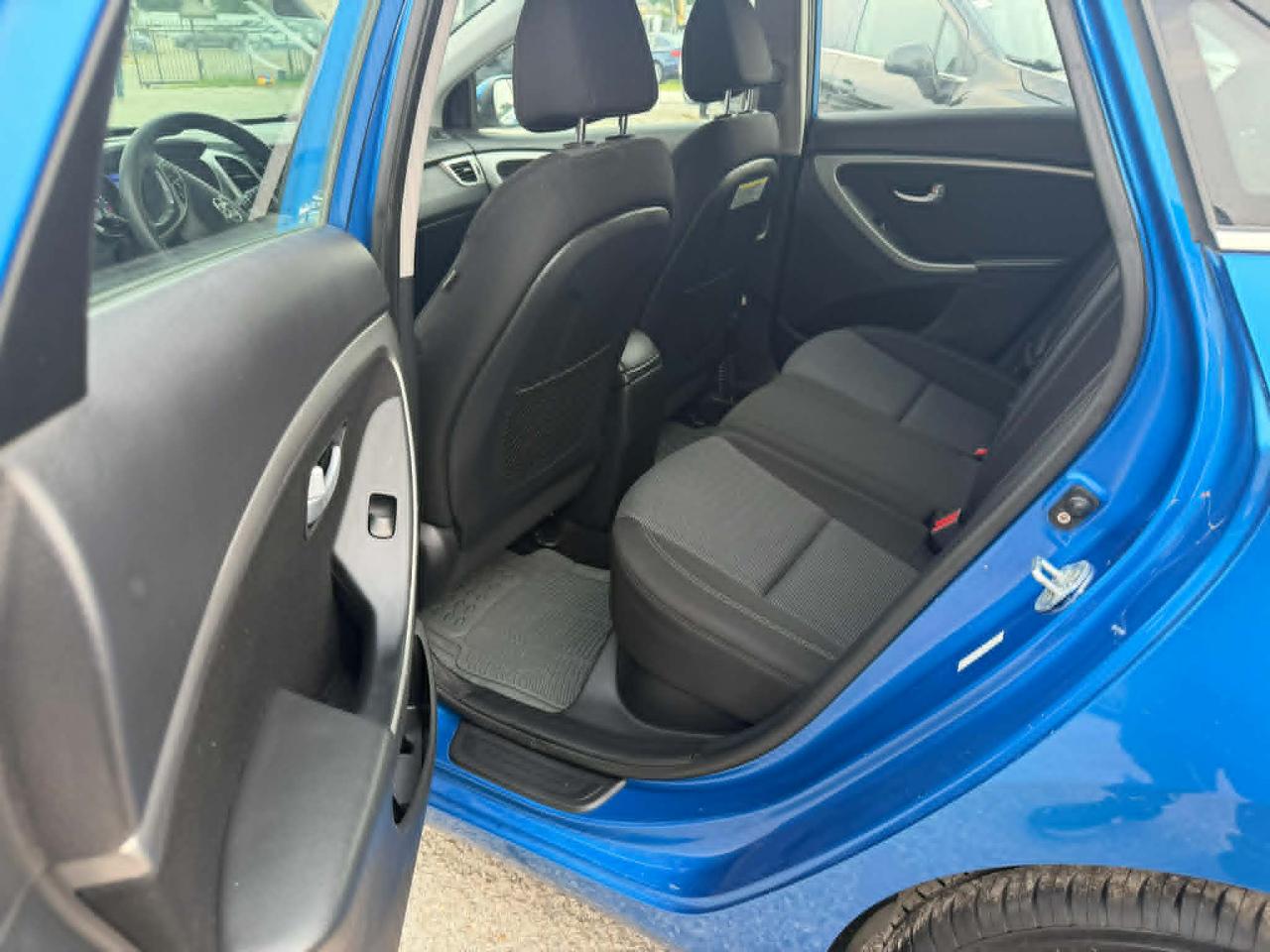 Hyundai Elantra GT A/T 2017