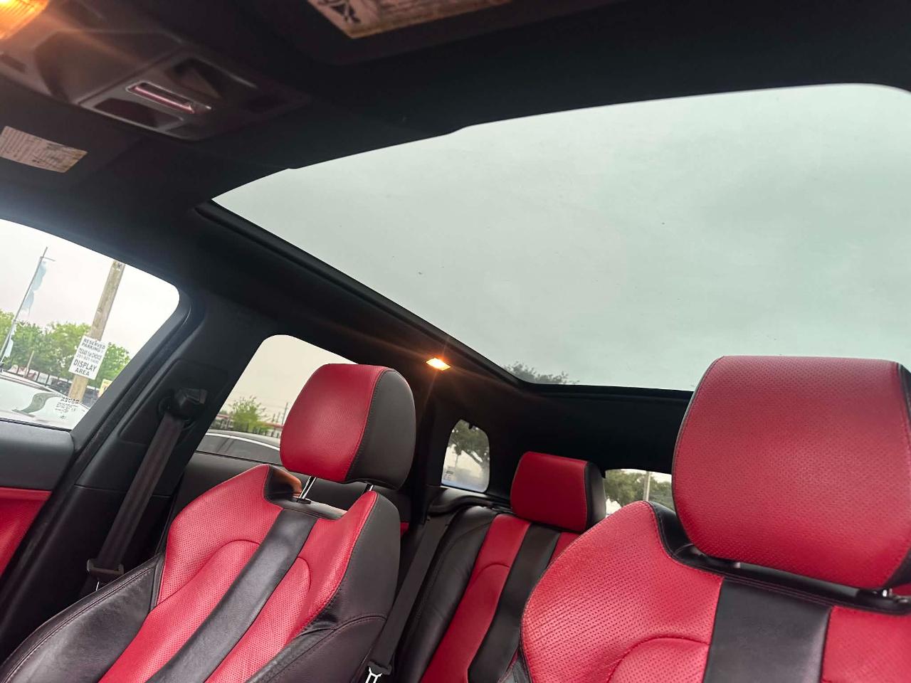 Land Rover Range Rover Evoque Dynamic Premium 5-Door 2012