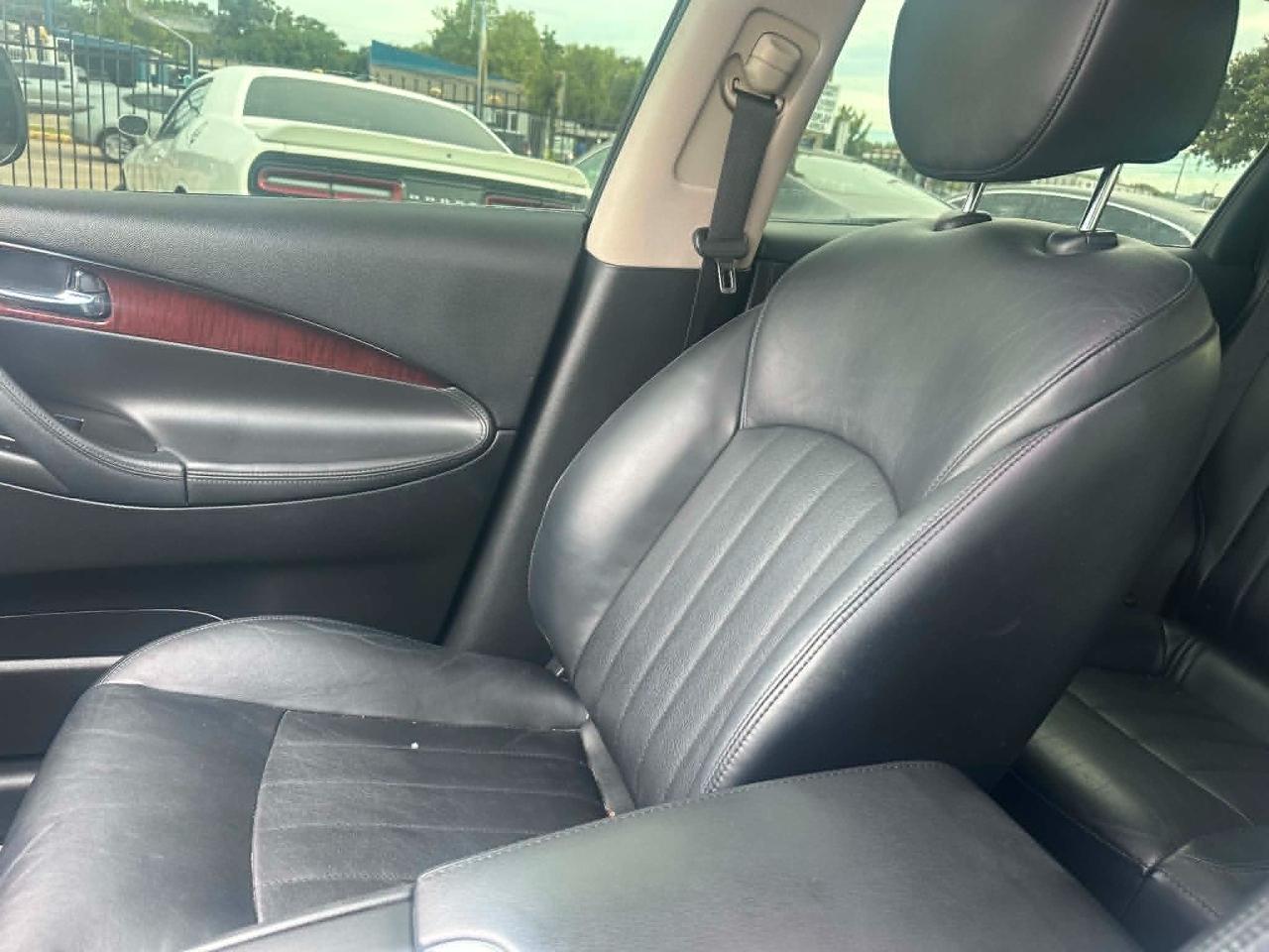 Infiniti QX50 Base AWD 2016