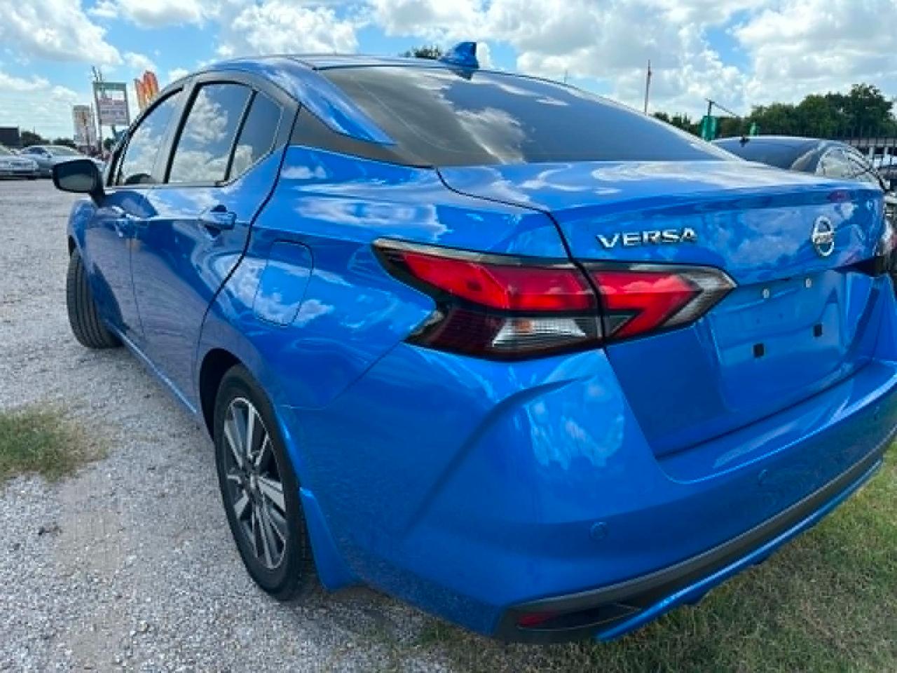 Nissan Versa SV 2020