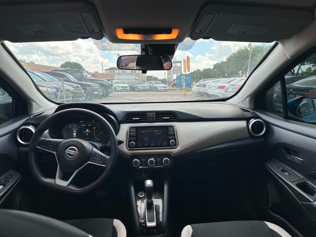 Nissan Versa SV 2020