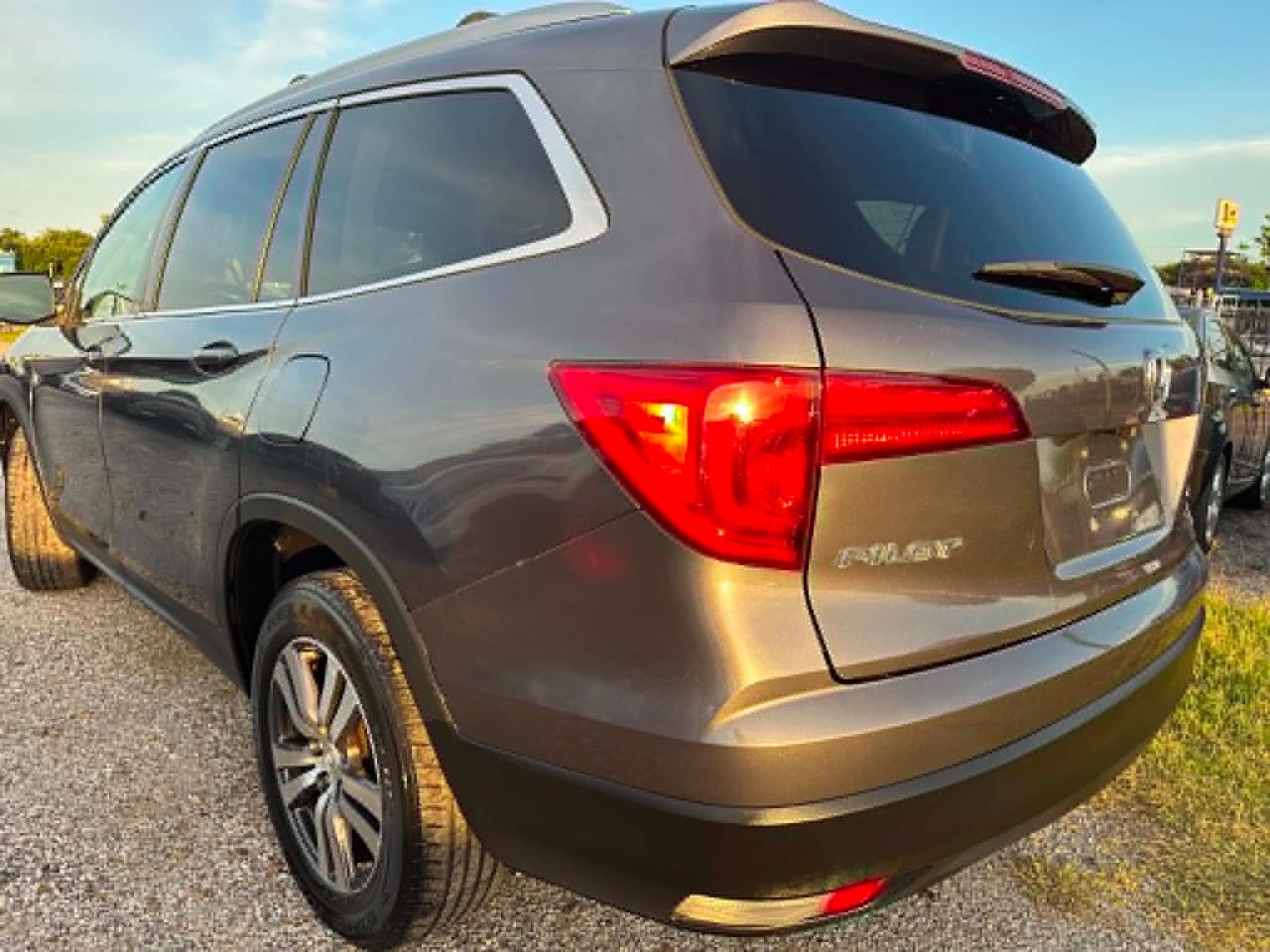 Honda Pilot EX-L w/Navigation AWD 2017