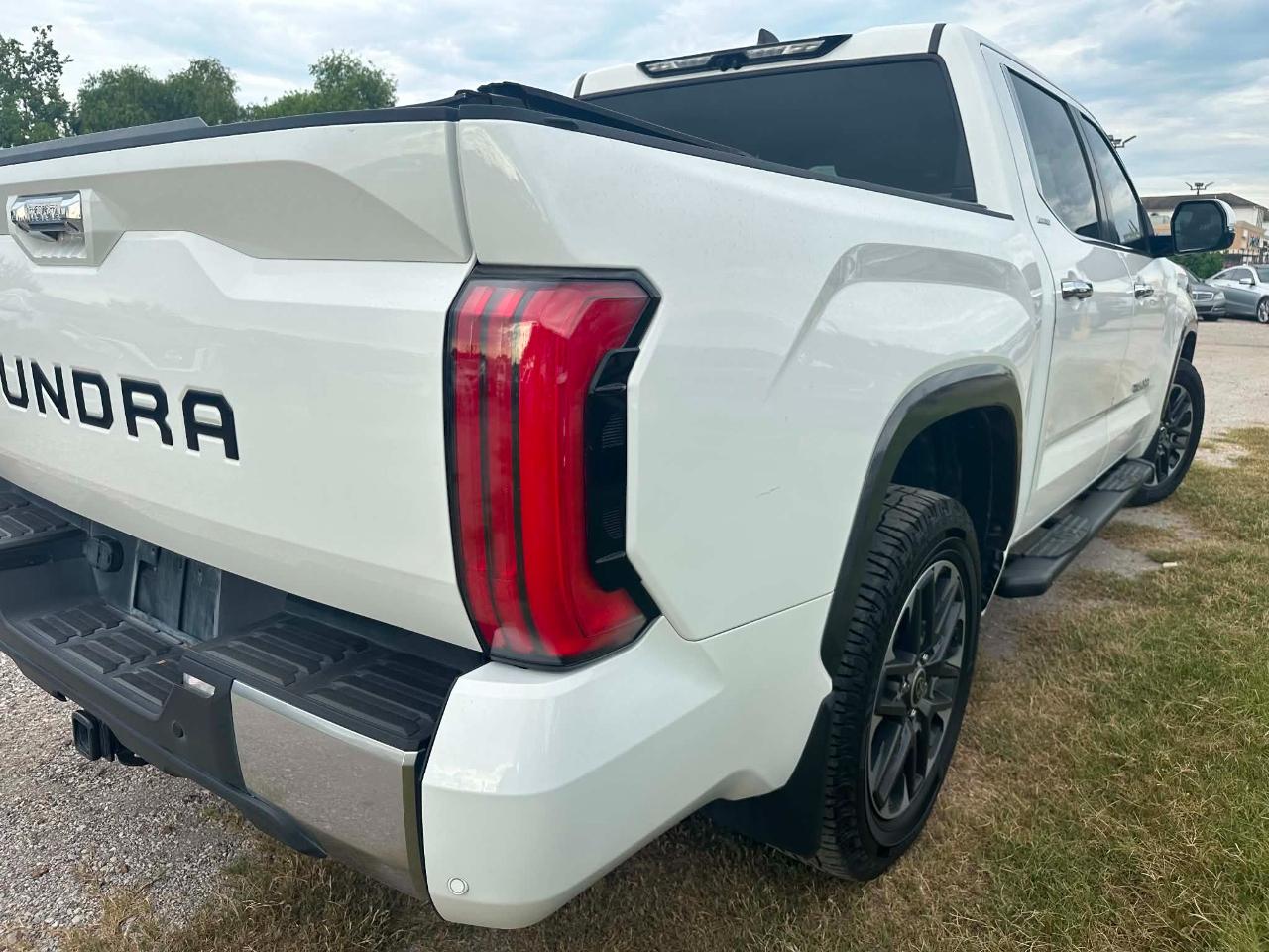 Toyota Tundra Limited CrewMax 4WD Hybrid 2024