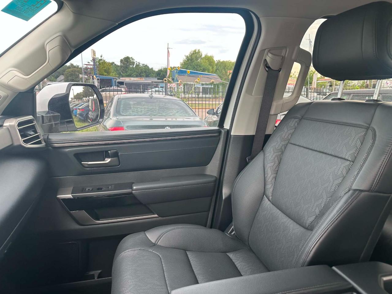 Toyota Tundra Limited CrewMax 4WD Hybrid 2024
