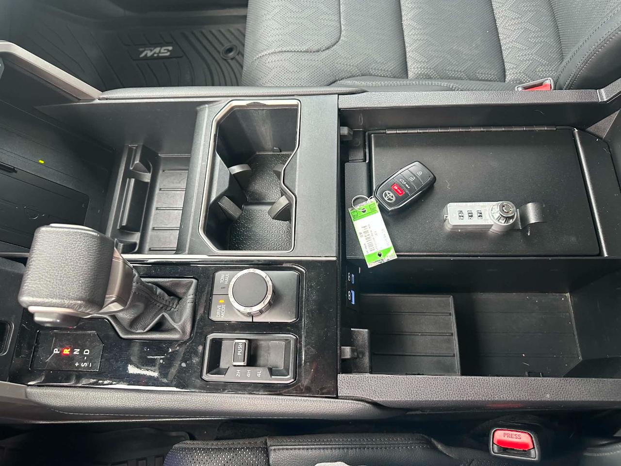 Toyota Tundra Limited CrewMax 4WD Hybrid 2024