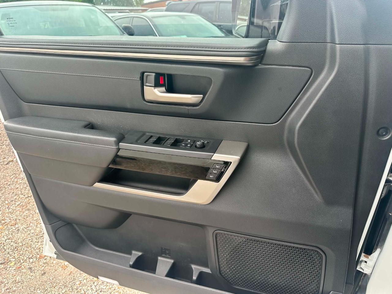 Toyota Tundra Limited CrewMax 4WD Hybrid 2024