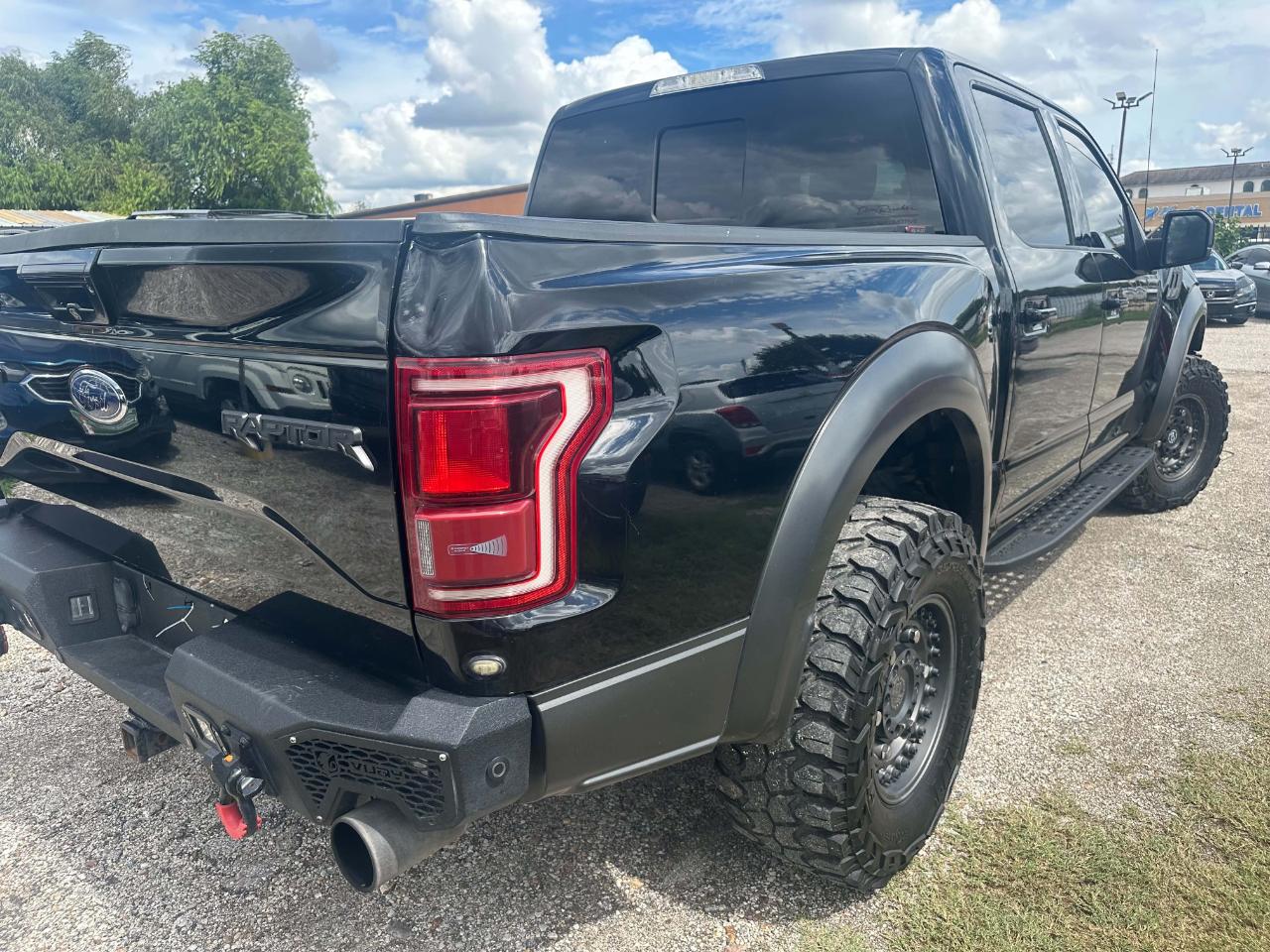 Ford F-150 Raptor SuperCrew 4WD 2017